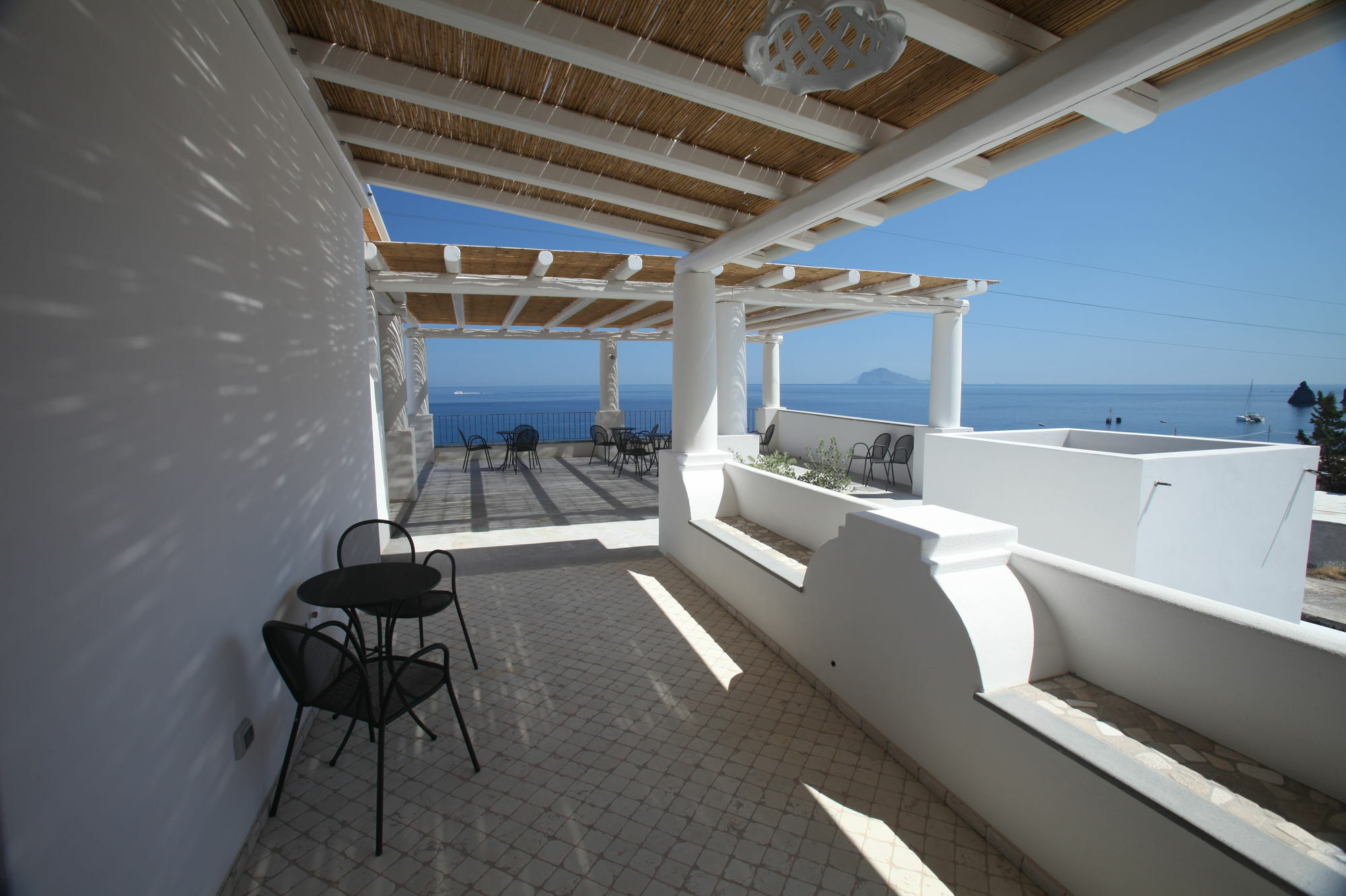 Hotel Cutimare - Aeolian Charme Acquacalda